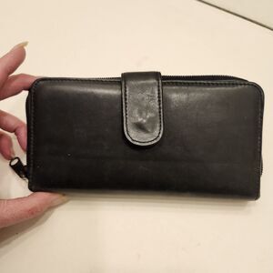 Vintage Black Genuine Leather Zip Around Snap Wallet Organizer with ID Window